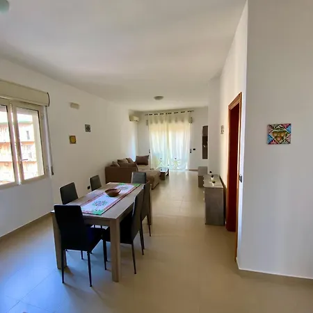 La Dimora Di Damone & Finzia Apartment