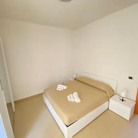 Apartment La Dimora Di Damone & Finzia *