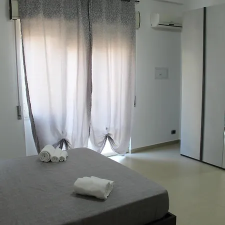 La Dimora Di Damone & Finzia Apartman *