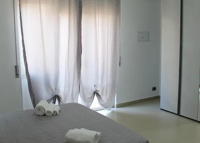 La Dimora Di Damone & Finzia Apartment *